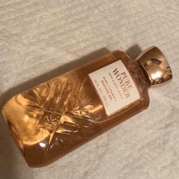 NWT Bath & Body Works Pure Wonder Bath & Body Wash. Aloe & Vitamin E shower gel - Picture 5 of 5